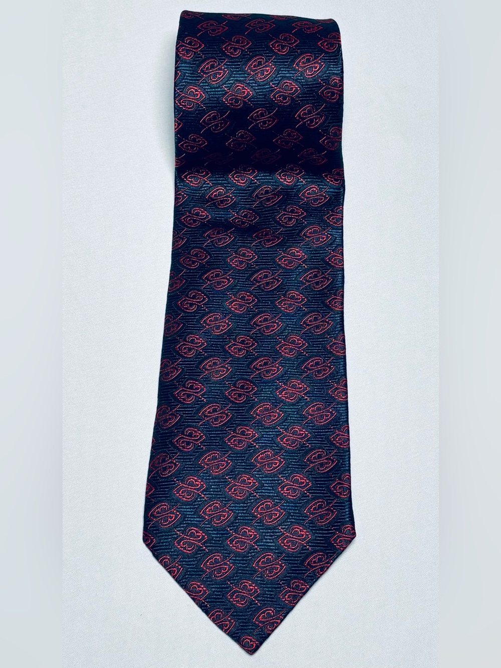 Geoffrey Beene 100% Silk Neck Tie Black Red Very Good Condition - Fast Shipping